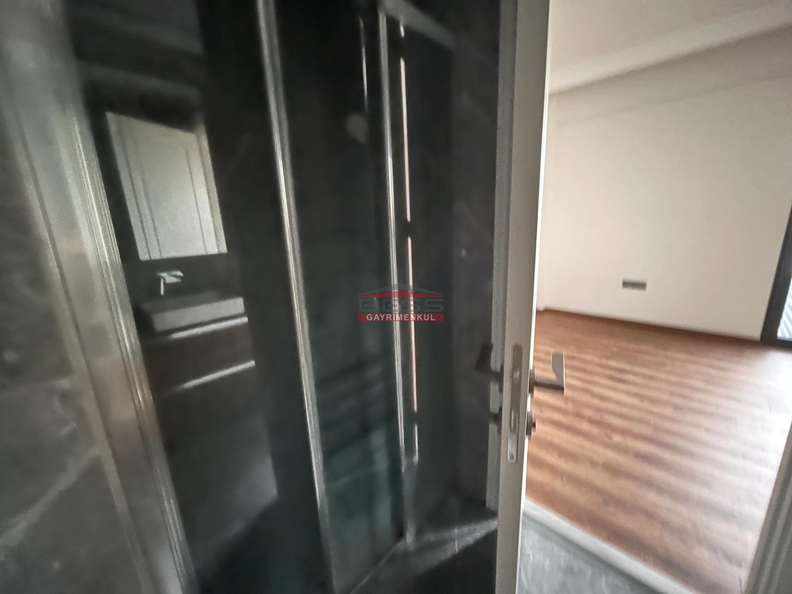 Bess | BESS'DEN VADİŞEHİR MAH.ESVADİ KONUTLARI'NDA SATILIK 3+1 DAİRE