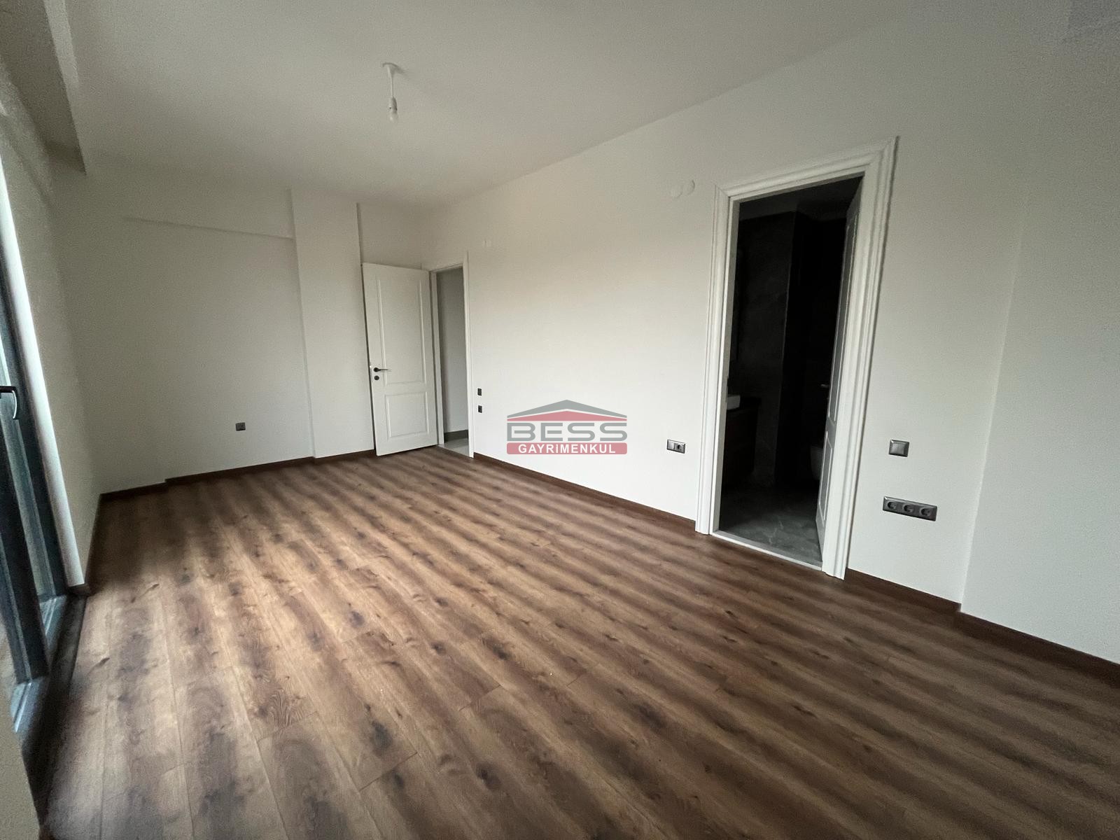 Bess | BESS'DEN VADİŞEHİR MAH.ESVADİ KONUTLARI'NDA SATILIK 3+1 DAİRE