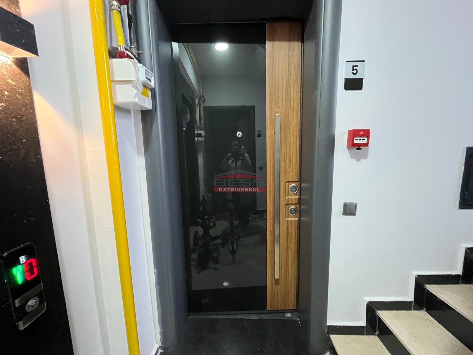 Bess | BESS'DEN VADİŞEHİR MAH.ESVADİ KONUTLARI'NDA SATILIK 3+1 DAİRE