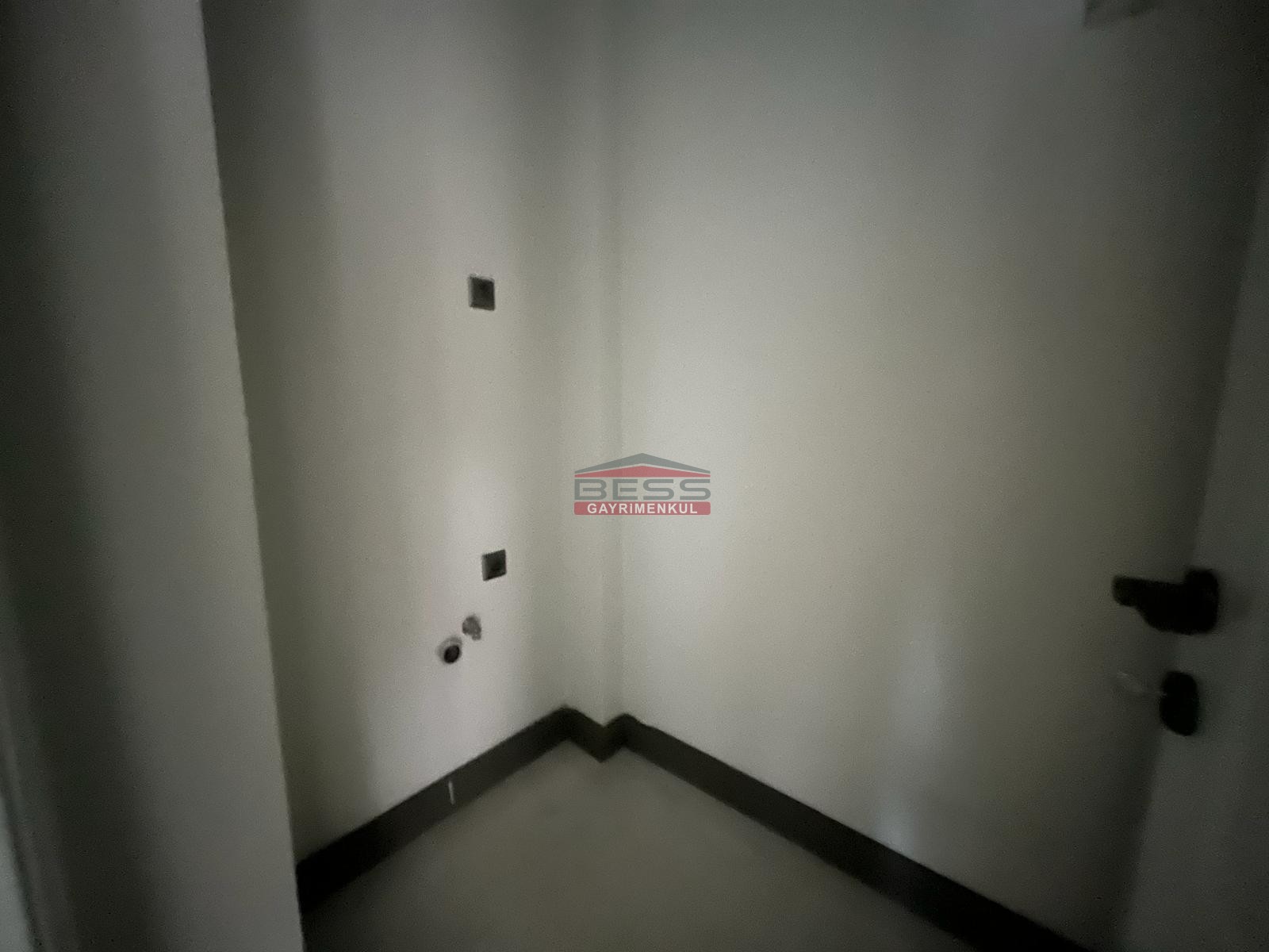 Bess | BESS'DEN VADİŞEHİR MAH.ESVADİ KONUTLARI'NDA SATILIK 3+1 DAİRE