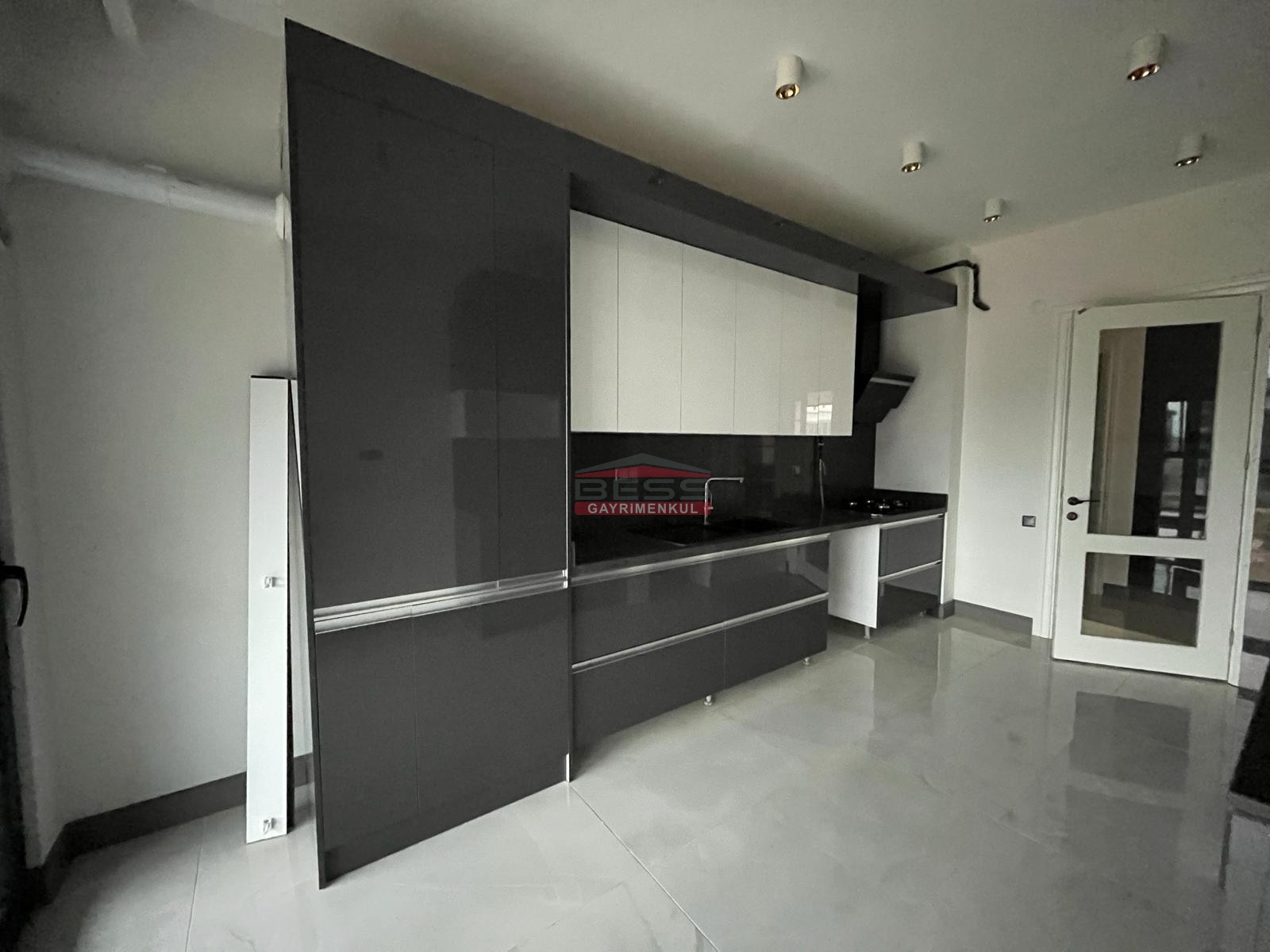 Bess | BESS'DEN VADİŞEHİR MAH.ESVADİ KONUTLARI'NDA SATILIK 3+1 DAİRE