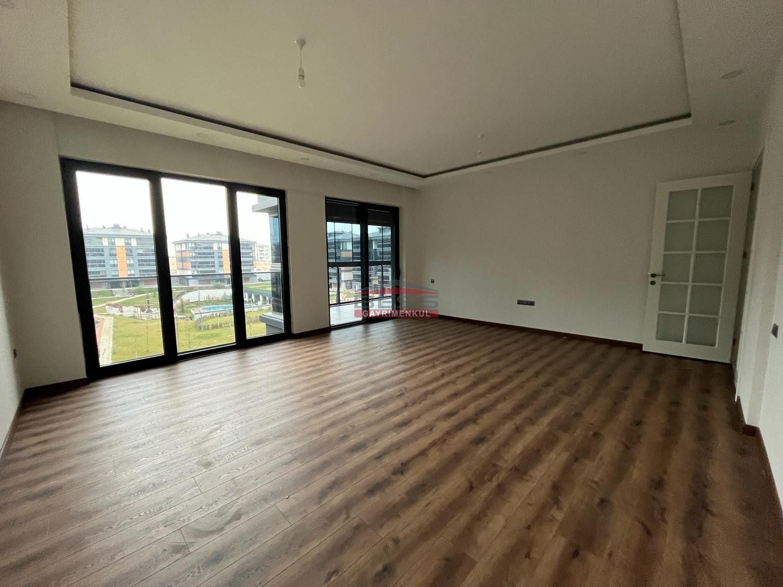 Bess | BESS'DEN VADİŞEHİR MAH.ESVADİ KONUTLARI'NDA SATILIK 3+1 DAİRE