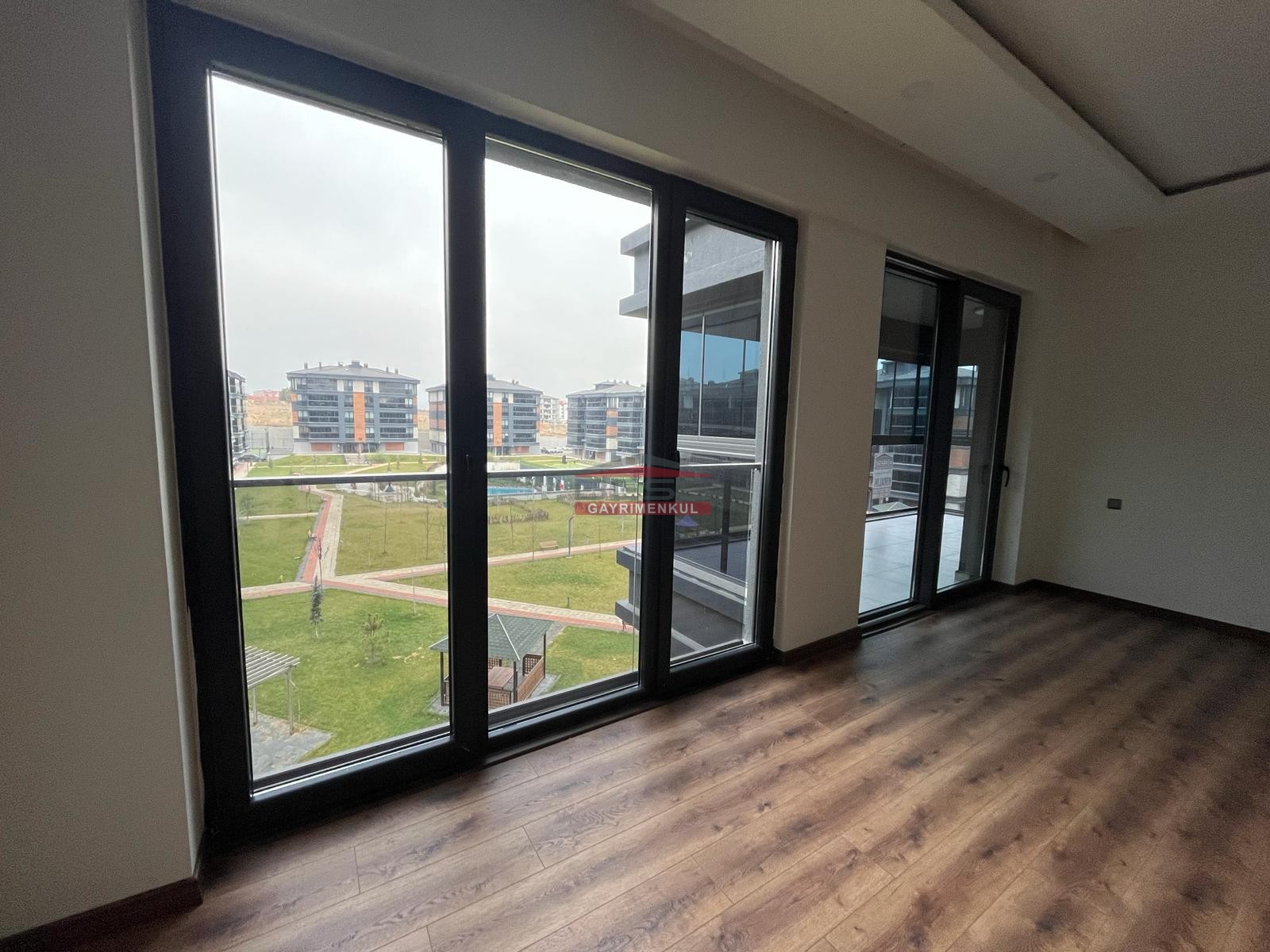 Bess | BESS'DEN VADİŞEHİR MAH.ESVADİ KONUTLARI'NDA SATILIK 3+1 DAİRE