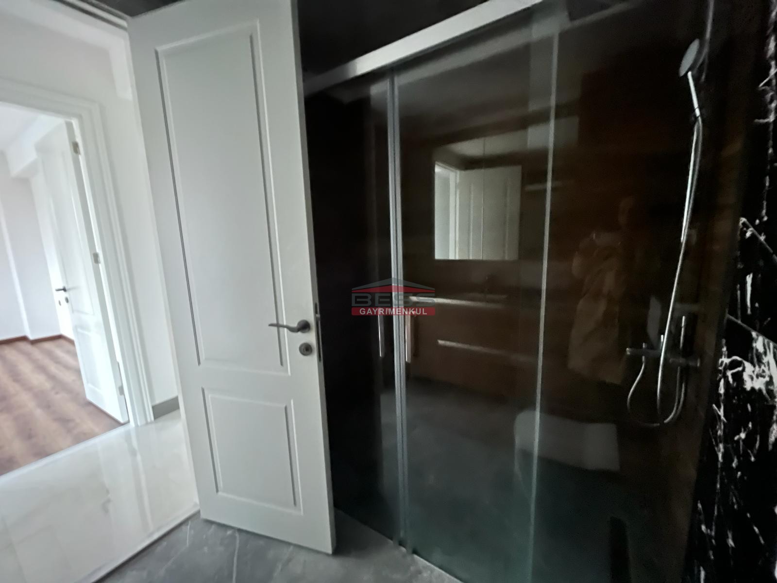 Bess | BESS'DEN VADİŞEHİR MAH.ESVADİ KONUTLARI'NDA SATILIK 3+1 DAİRE