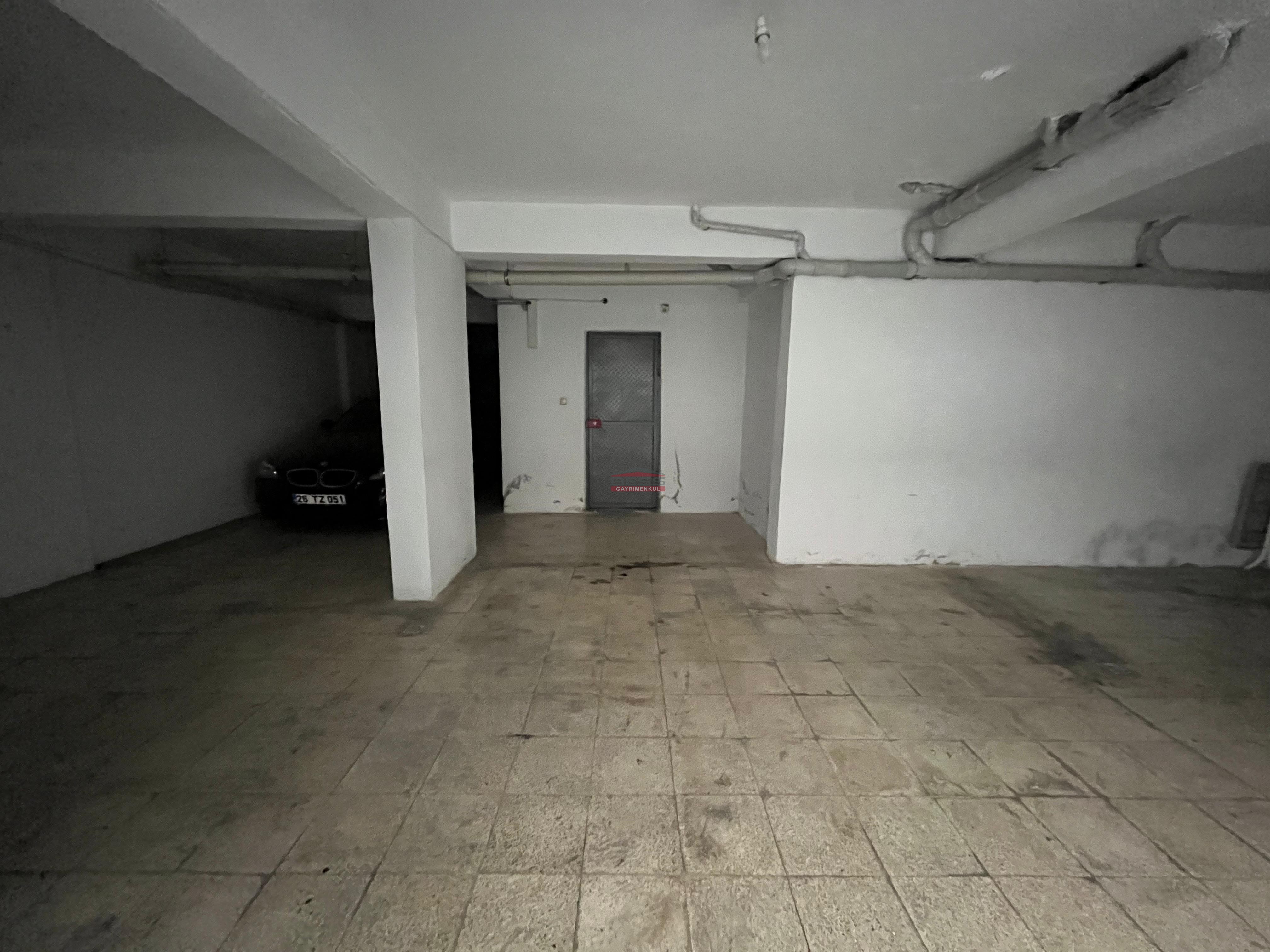 Bess | BESS'DEN ORHAN OĞUZ CD. YAKINI BAHÇELİEVLER'DE SATILIK 3+1 DAİRE