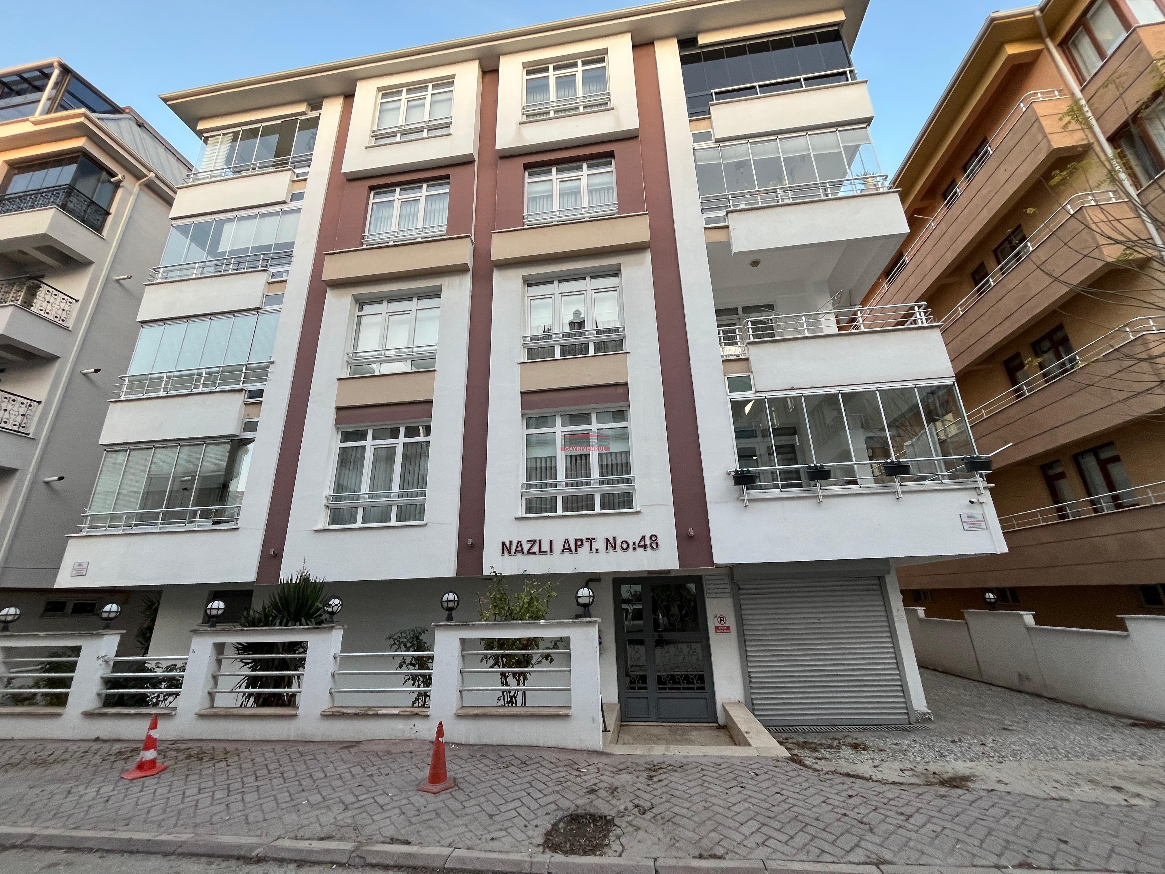 Bess | BESS'DEN ORHAN OĞUZ CD. YAKINI BAHÇELİEVLER'DE SATILIK 3+1 DAİRE