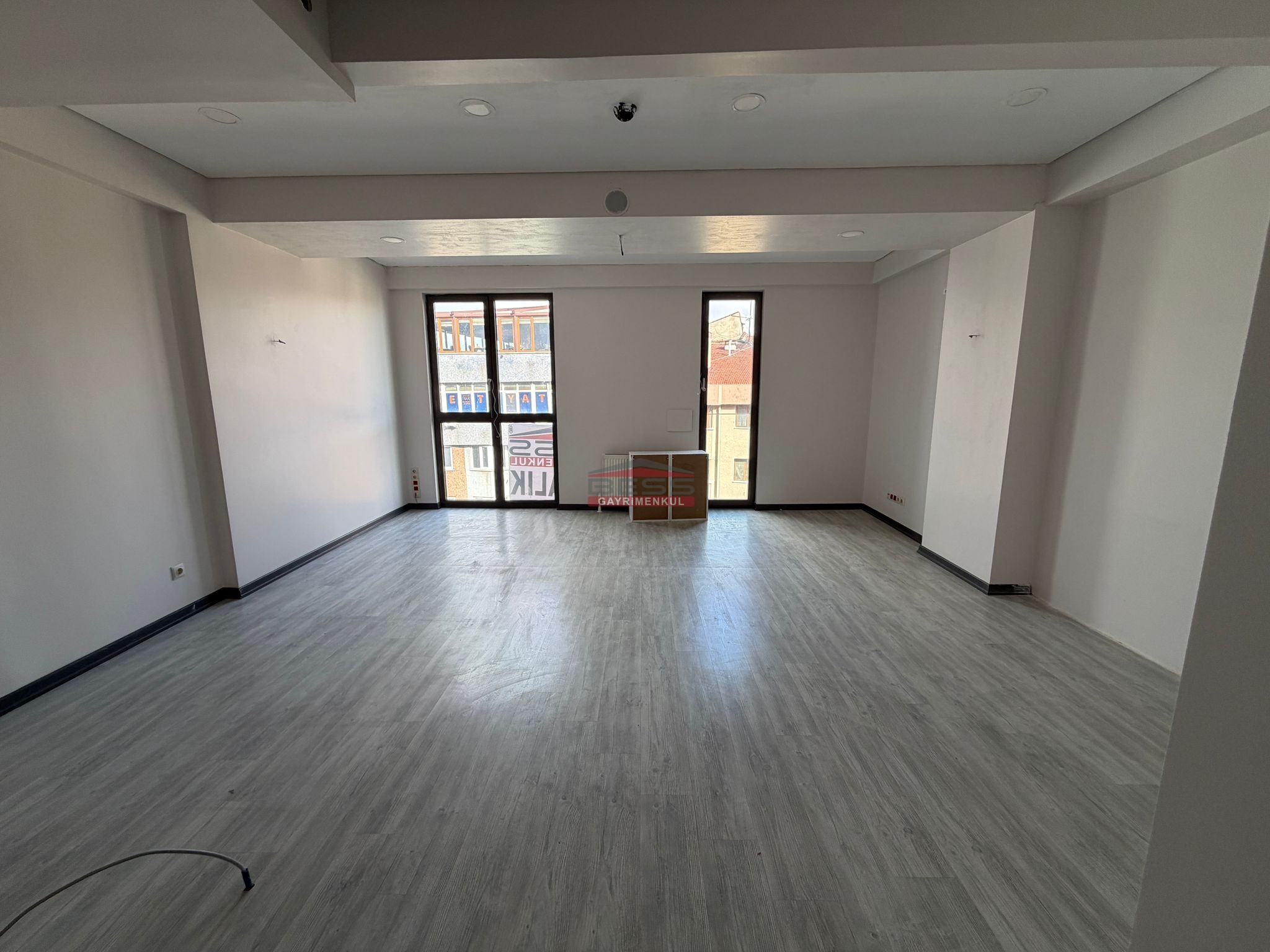 Bess | BESS'DEN KILIÇOĞLU PLAZA'DA KİRALIK 4+1 İŞYERİ (OFİS)