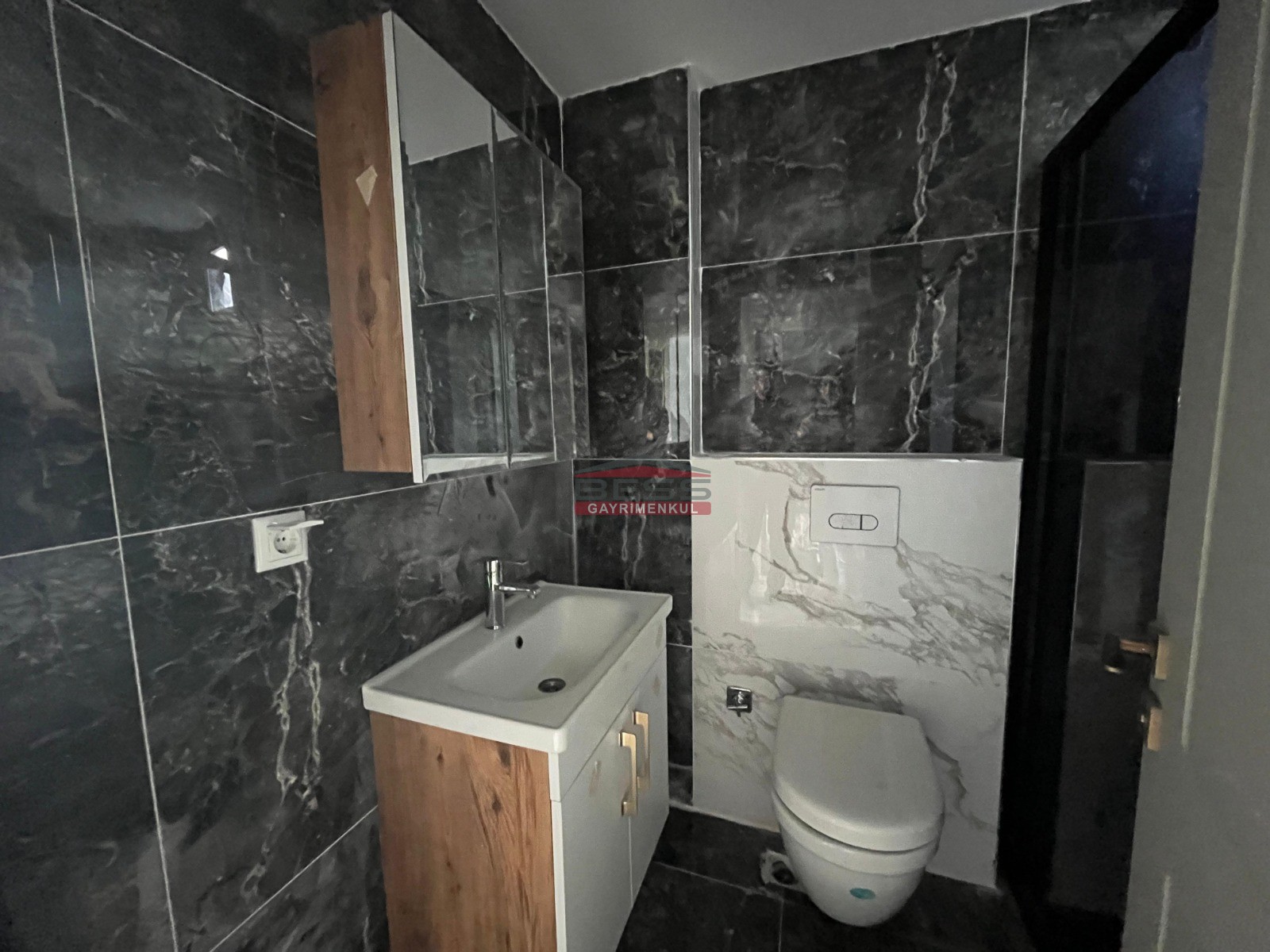 Bess | BESS'DEN 4+1 VİLLA ZİNCİRLİKUYU MAH. (A.SÖĞÜTÖNÜ)'NDE ÖZEL YAPI