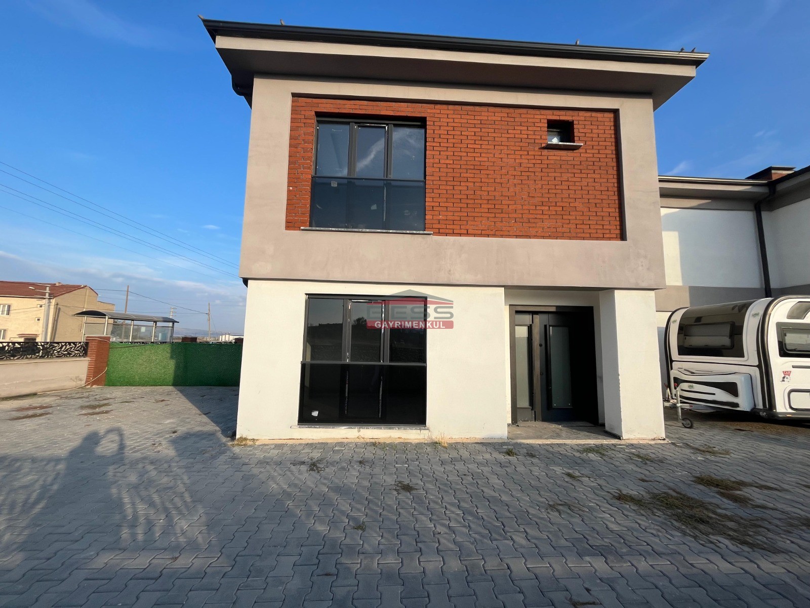 Bess | BESS'DEN 4+1 VİLLA ZİNCİRLİKUYU MAH. (A.SÖĞÜTÖNÜ)'NDE ÖZEL YAPI