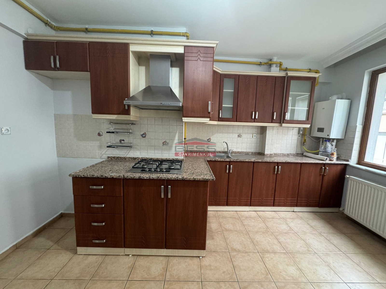 Bess | BESS'DEN KIRMIZITOPRAK MAH. PORSUK YAKINI SATILIK 4+1 DAİRE