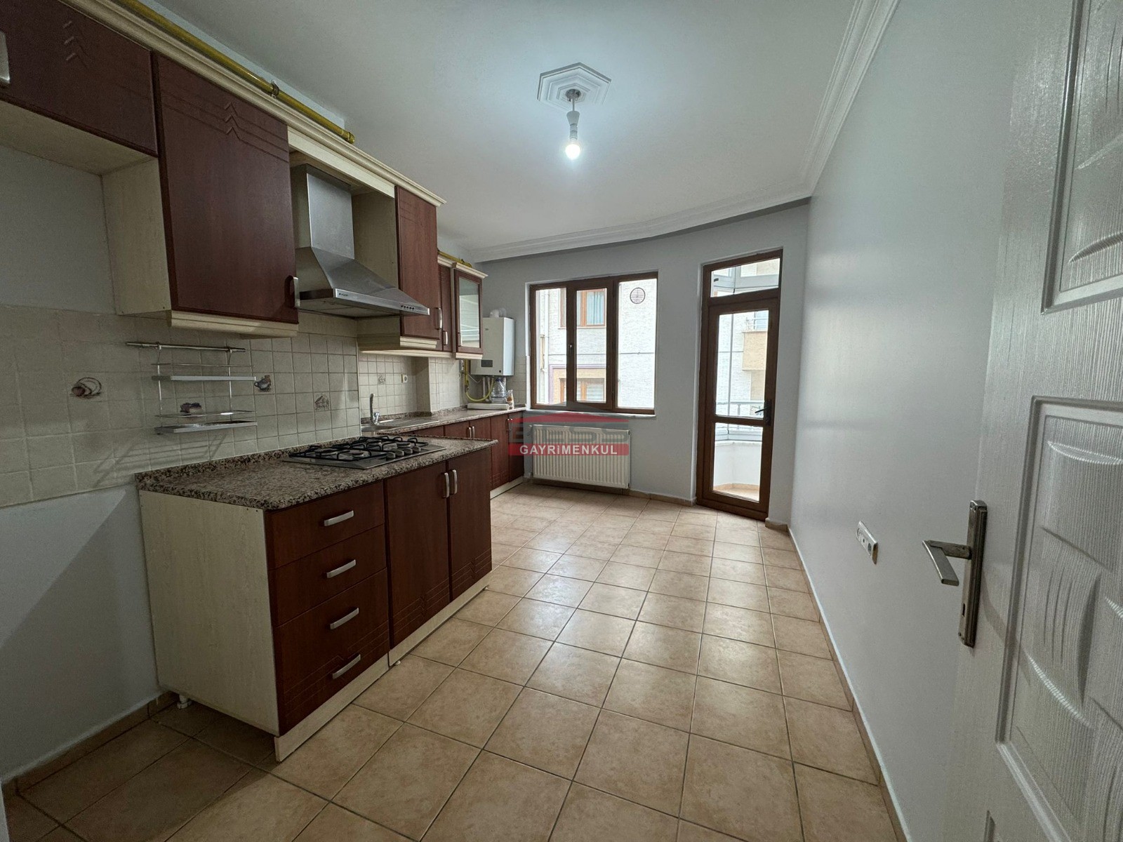 Bess | BESS'DEN KIRMIZITOPRAK MAH. PORSUK YAKINI SATILIK 4+1 DAİRE